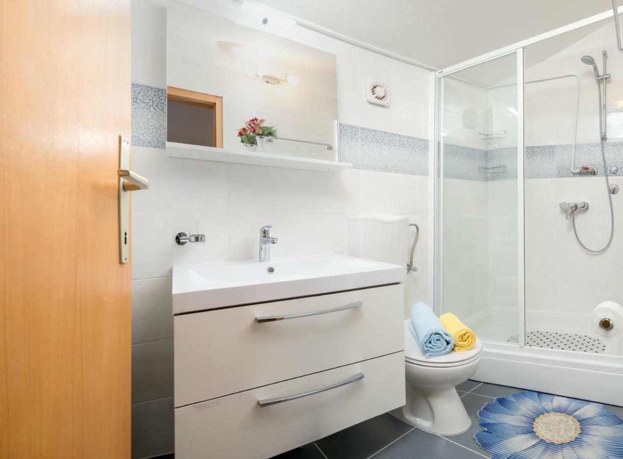 Apartments Juric Podstrana Exterior foto